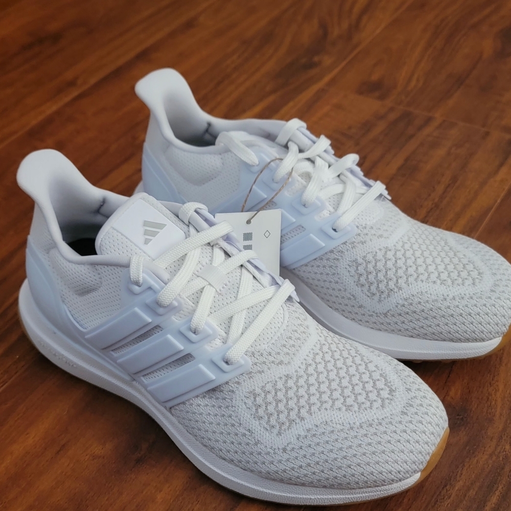 Adidas Ultradream DNA Women's Sportswear Shoes Size 7.5 (JS0329) No Box.